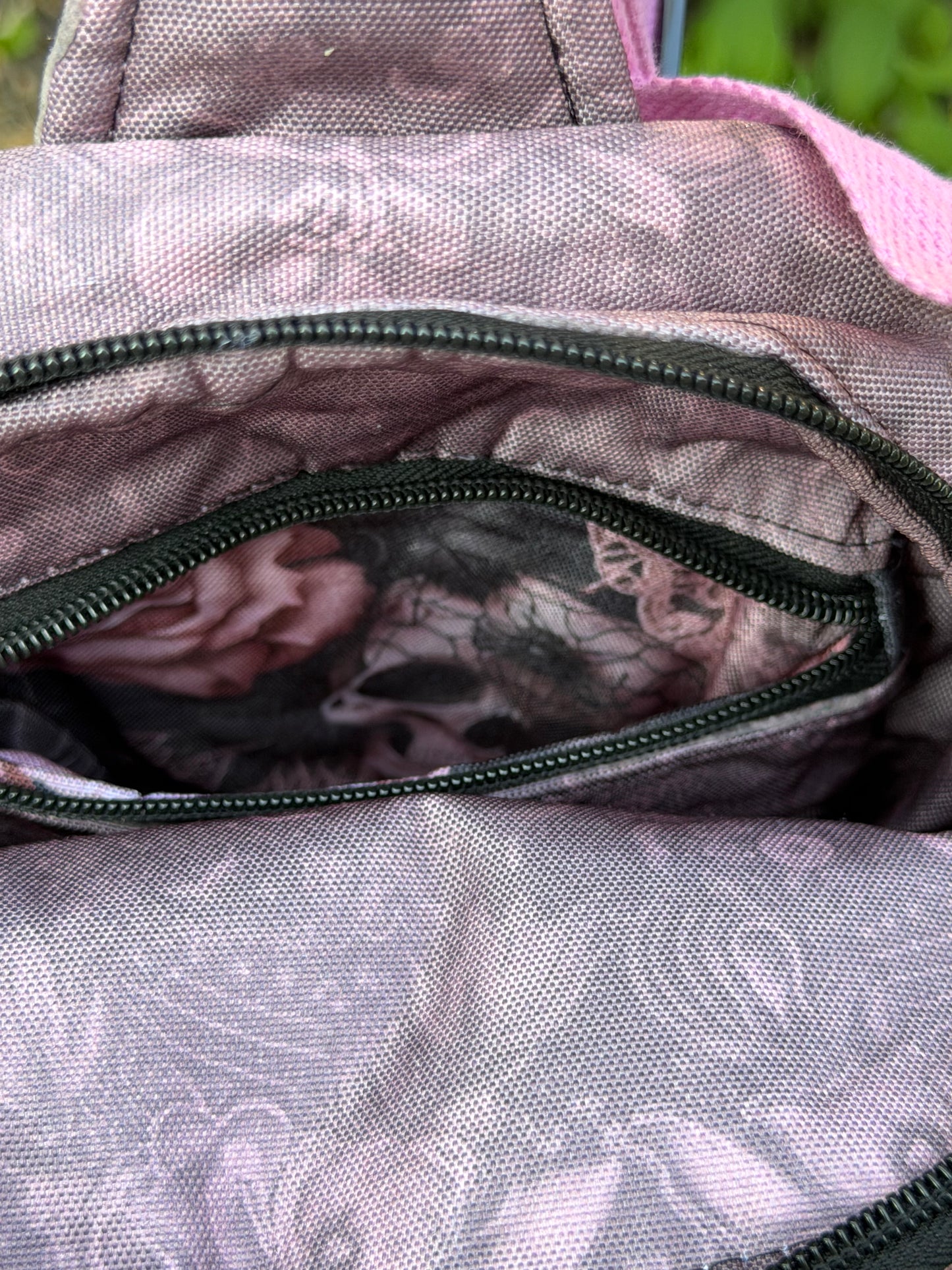 Mav crossbody-lace and skull wpc