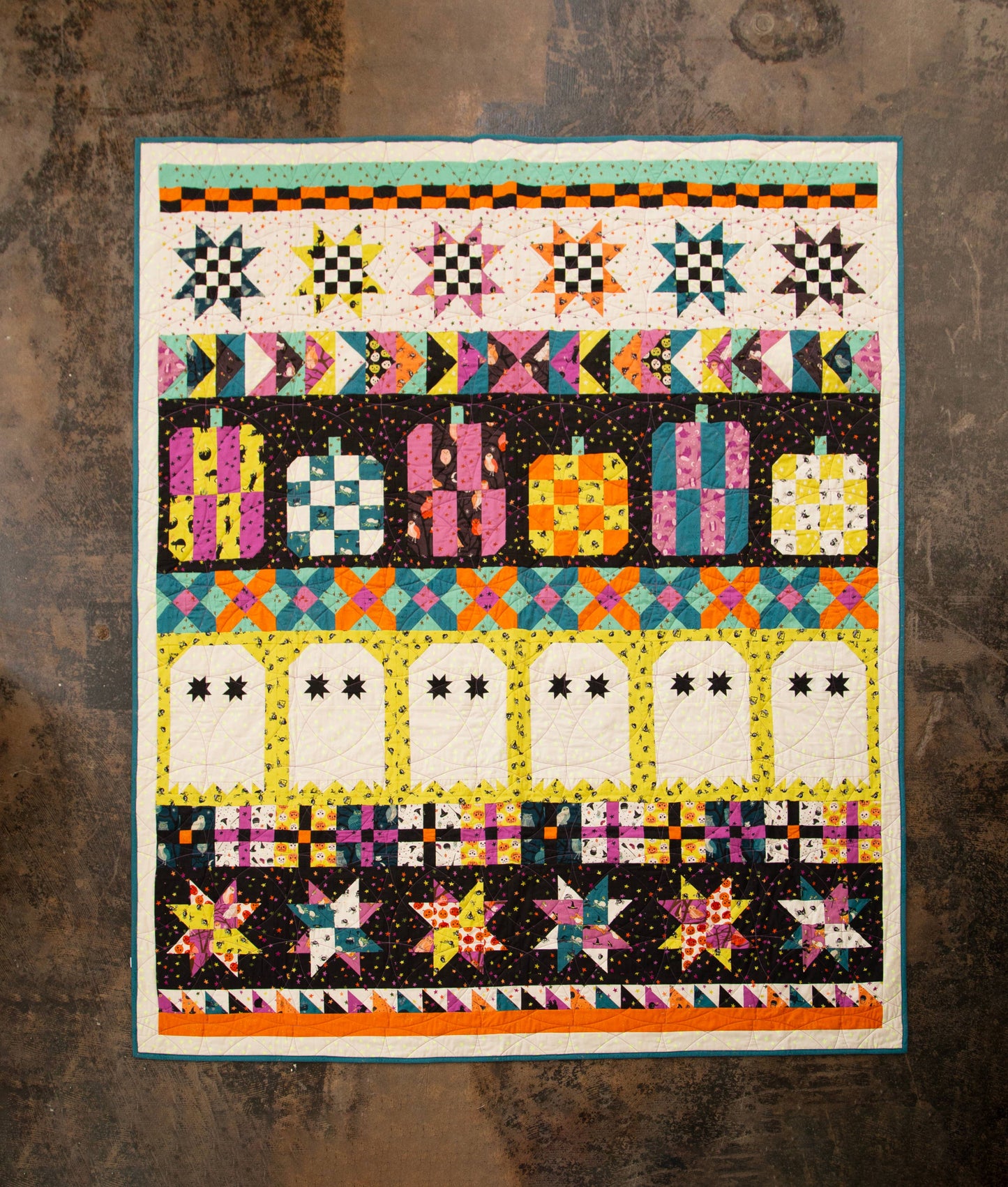 Boo Crew | CKQ-1031 Row-of-the-Month Halloween Quilt Book