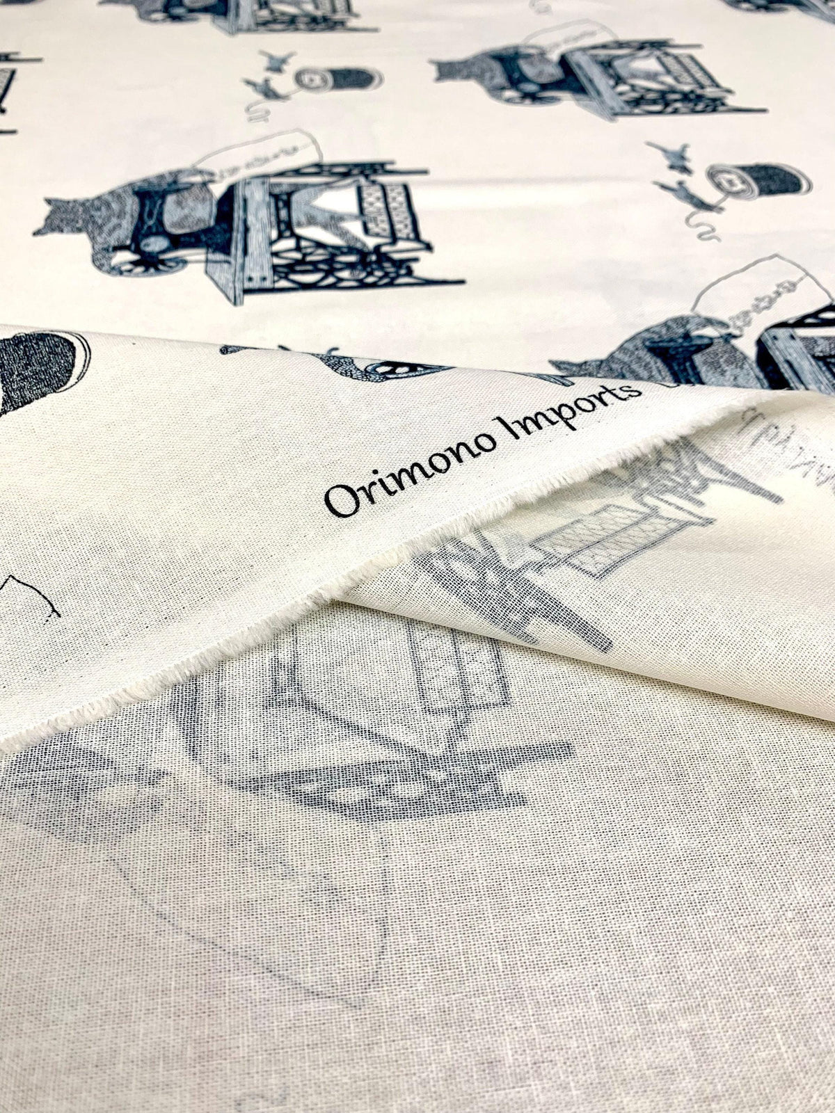 Koizumi | Purrfect Stitches Canvas | Off-White and Blue
